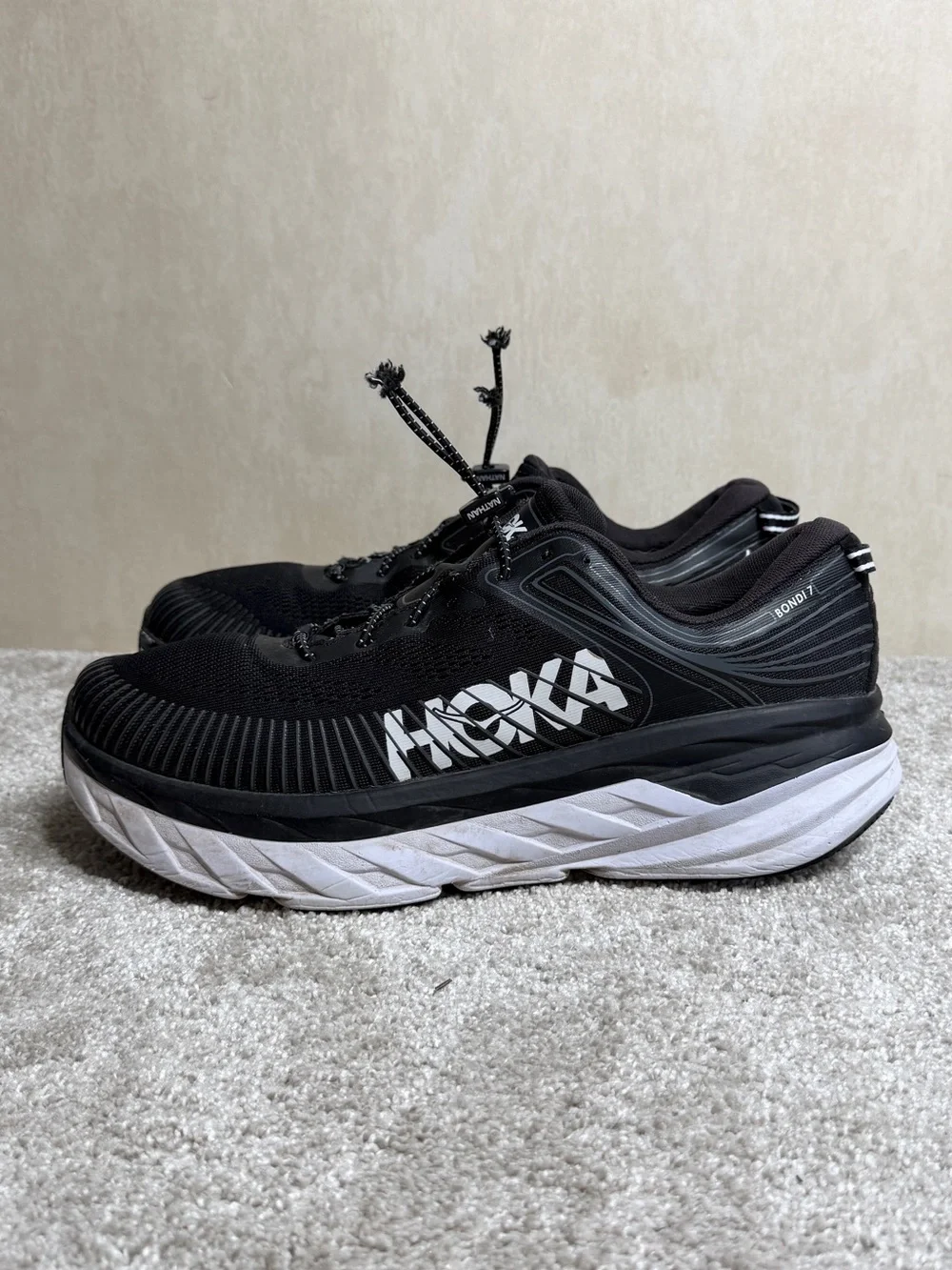 Hoka One One Men’s Bondi 7 Wide Sneakers Shoes Running in Black White 11.5 2E